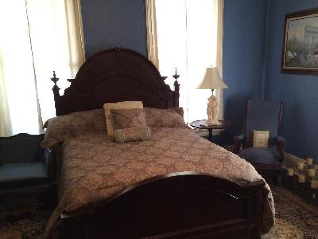 The Blue Room - Breakfast Included