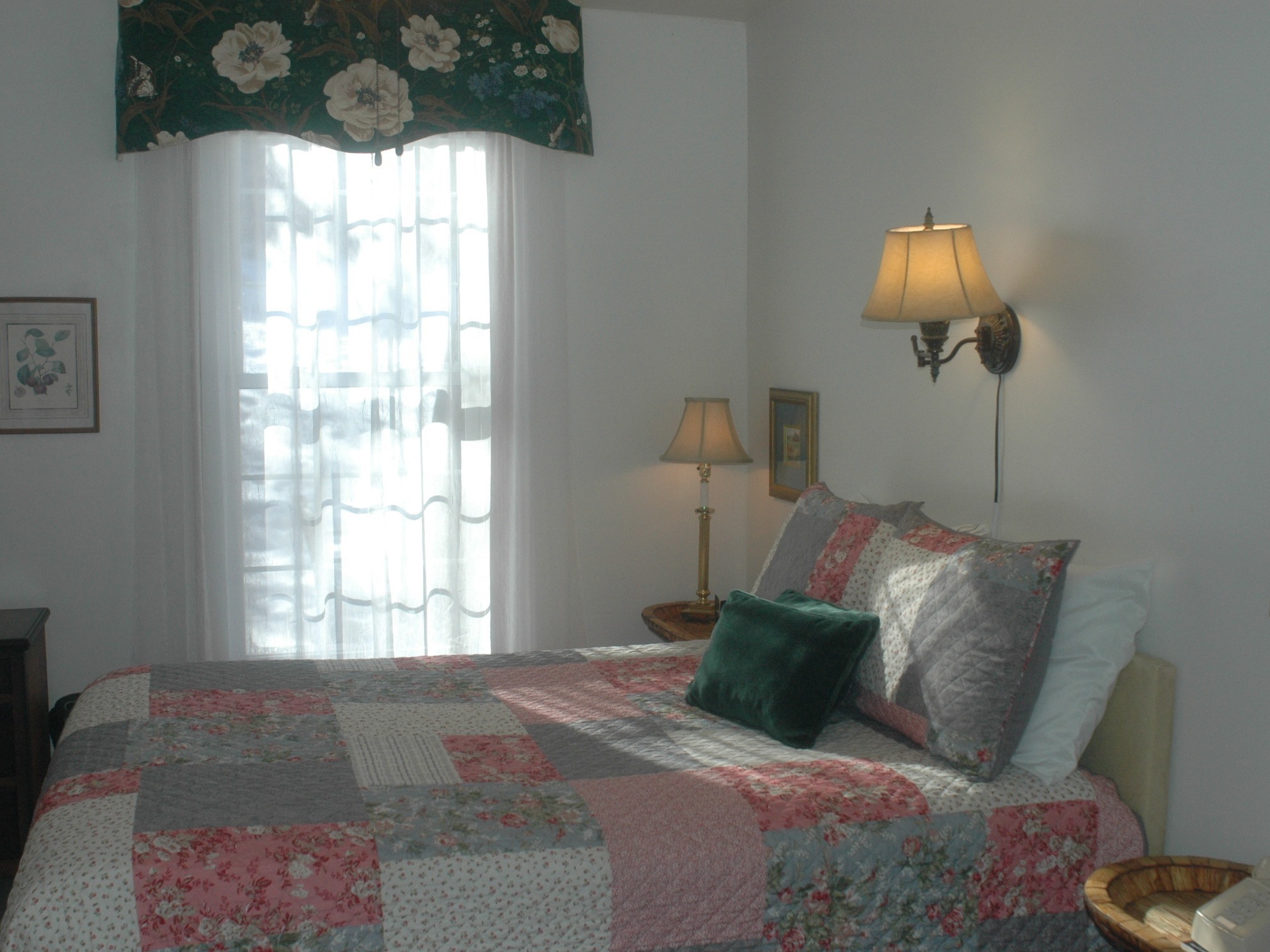 Queen-Private Bathroom-Standard-Room 12 - Base Rate