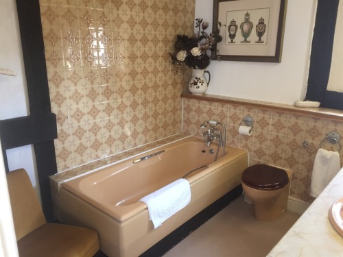 Room 1 Ensuite