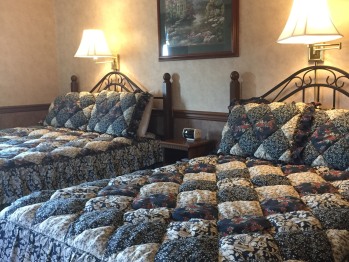 Guest room with Queen and Double beds