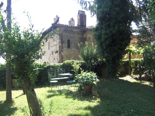 Il tranquillo giardino della residenza d'epoca San Lorenzo tre