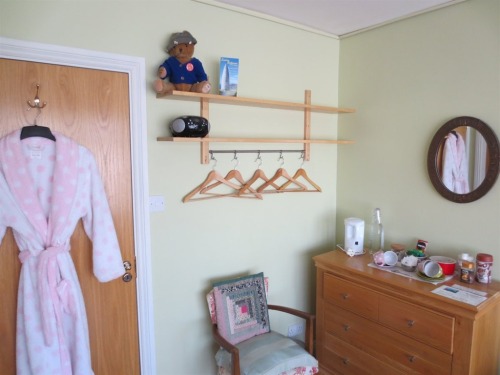 Room NO. 4 (bathrobe and tea/coffee making facilities)