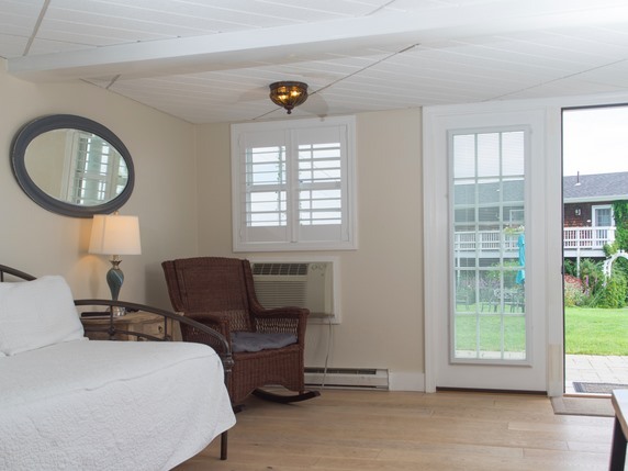 Apartment-Ensuite-Standard-Ocean View-102- Main House, 3 twn + 