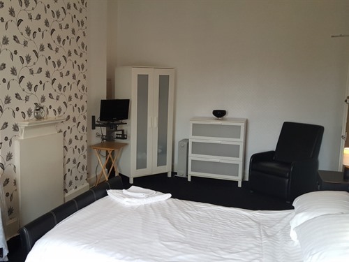 Double room-Budget-Shared Bathroom-Street View