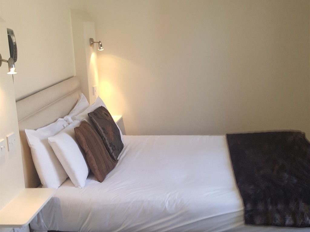 Double room-Standard-Ensuite with Shower-Street View-Room 3