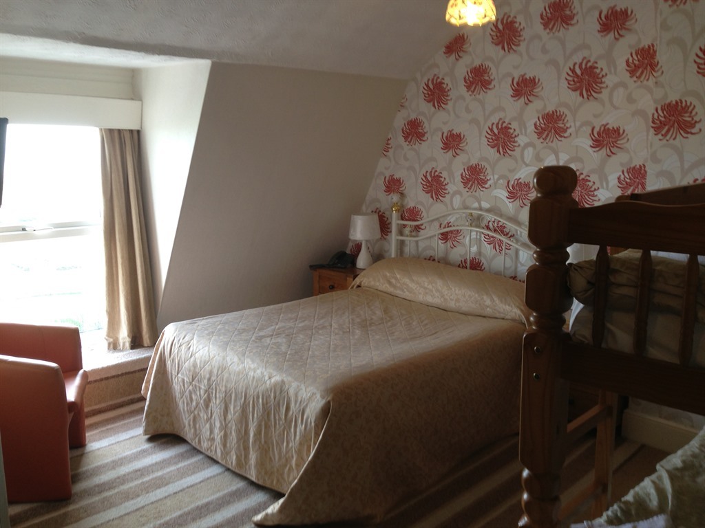 Family room-Ensuite-Sea View-2 adults & 2 children