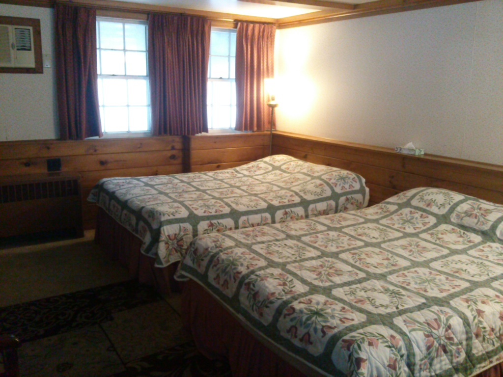 Quad room-Ensuite-Standard-Room #21 (2 double beds)