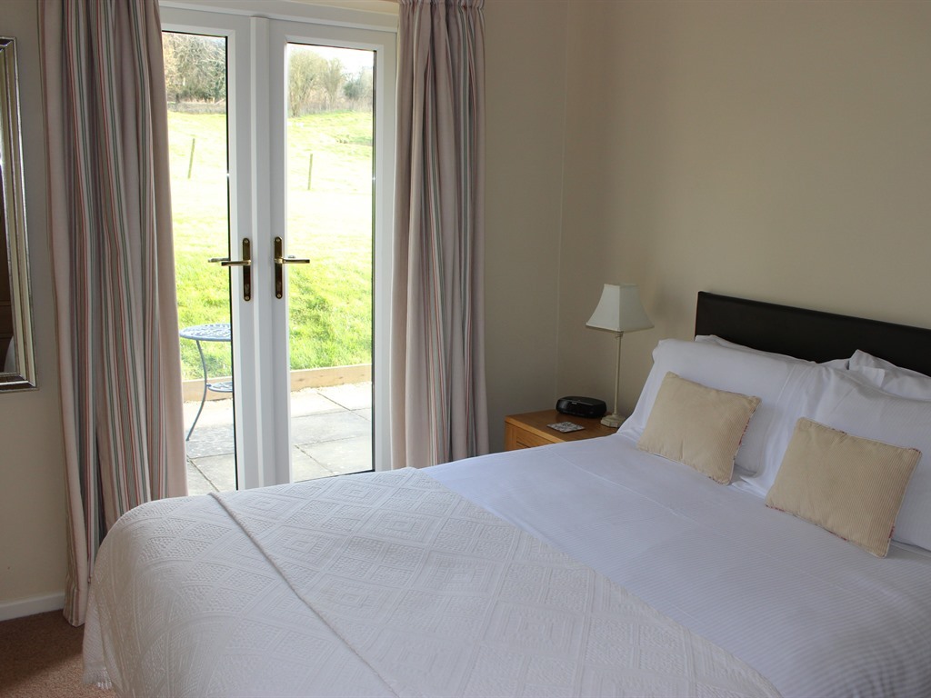 Double room-Standard-Ensuite with Shower - Bed & Breakfast