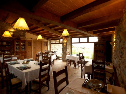 Comedor con vistas al estanque