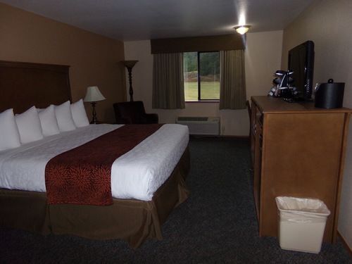 One King Deluxe Room