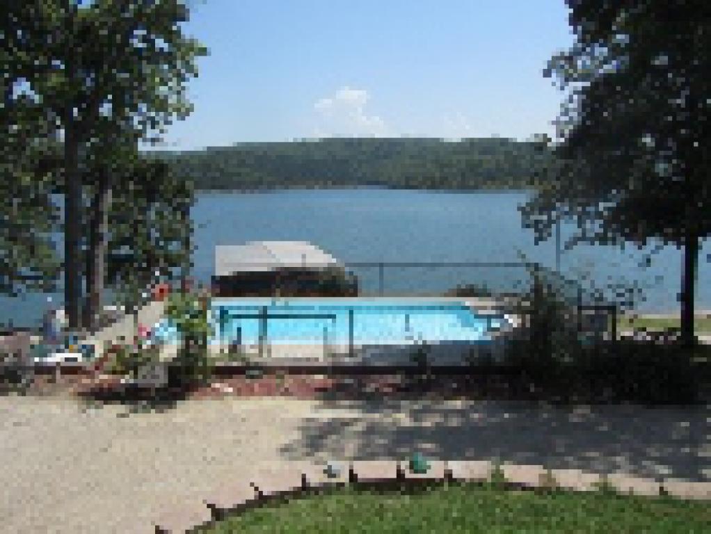 Cabin 7-Cabin-Ensuite-Standard-Lake View