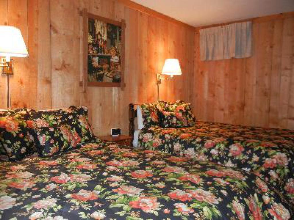 Queen-Deluxe-Ensuite - Base Rate