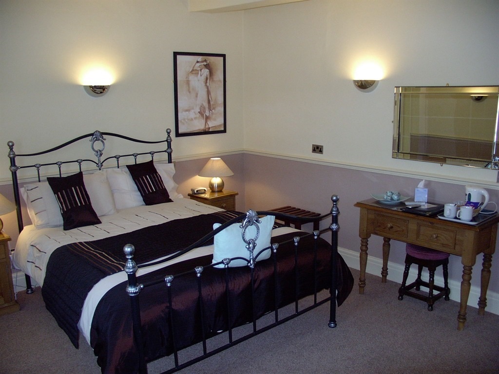 Double room-Deluxe-Ensuite with Bath - Base Rate