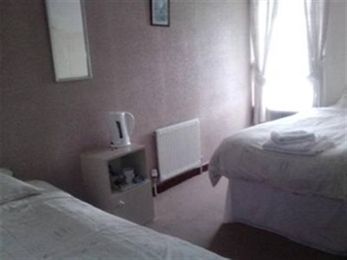 Twin Ensuite - Room Only