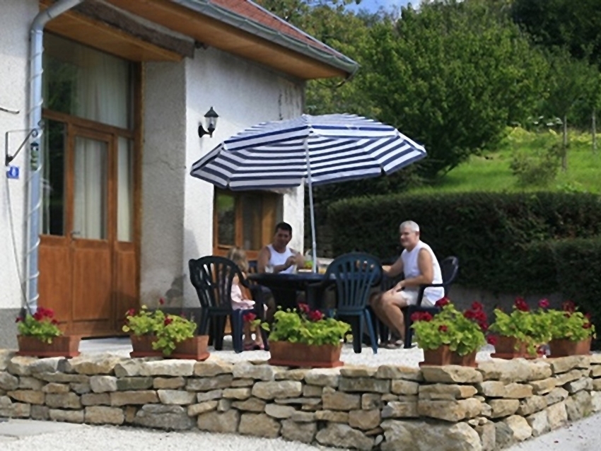 Gîte ( 2 chambres) 1 à 6 personnes - Tarification à la nuitée