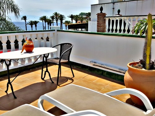 Roof Terrace with Seaview