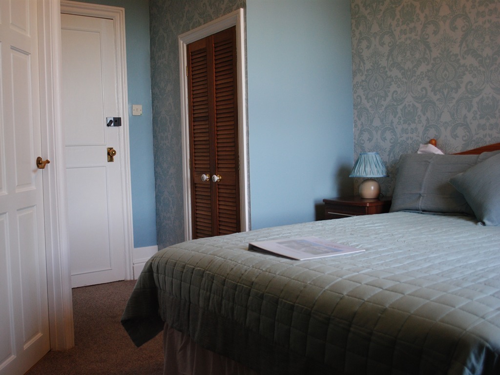 Double room-Classic-Ensuite with Shower-Sea View-Room 16