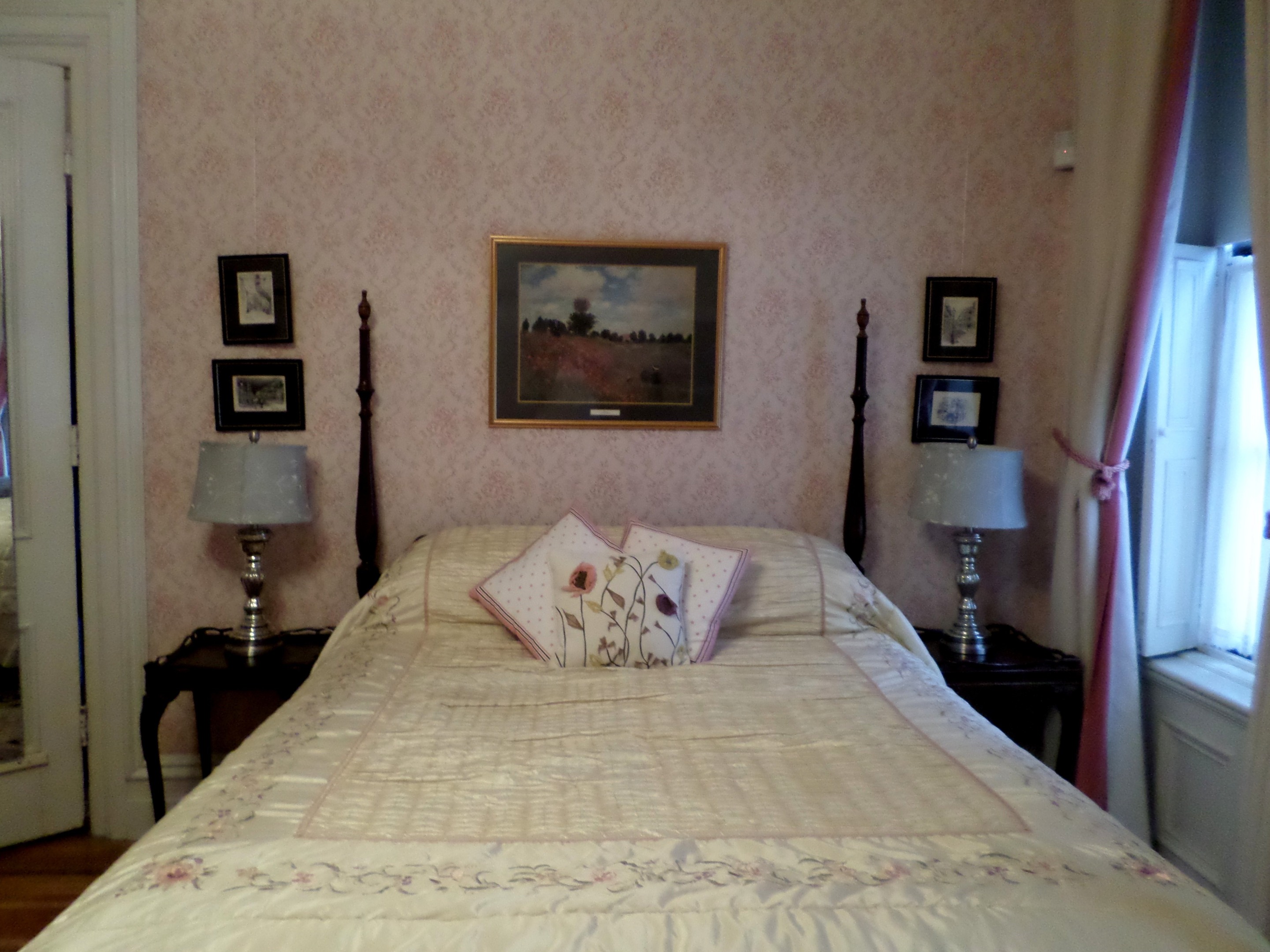 Rose Room-Double room-Ensuite-Queen - Base Rate