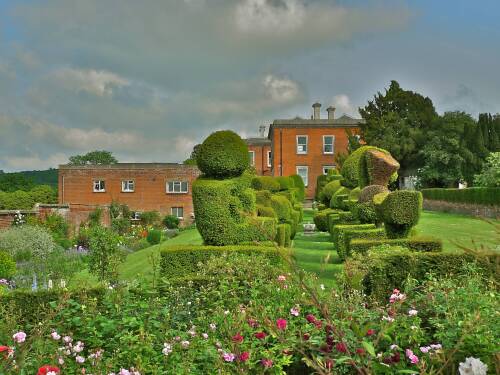Mount Ephraim - The West Wing from the Topiary