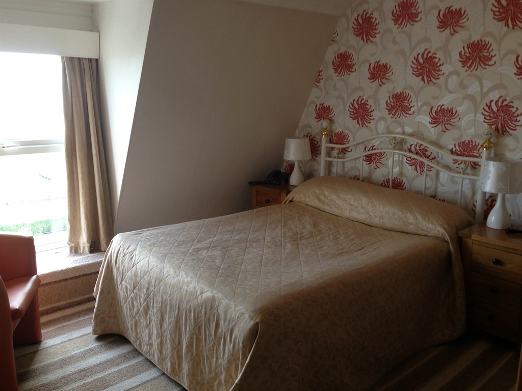 Family room-Ensuite-Sea View-2 adults & 1 child